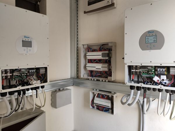 Hybrid inverters and distribution board during wiring