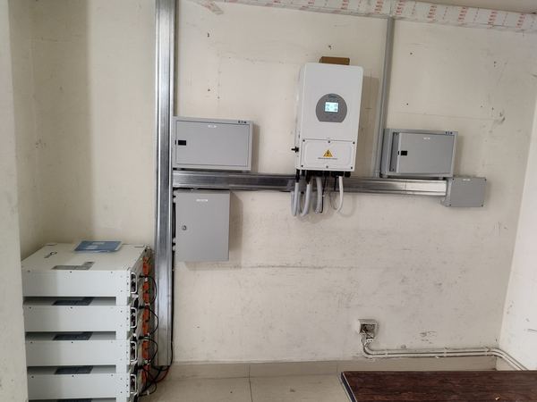 Inverter and stacked batteries