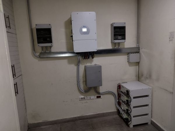 Inverter, boxes and batteries