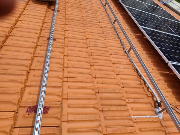 Rails along the tiles