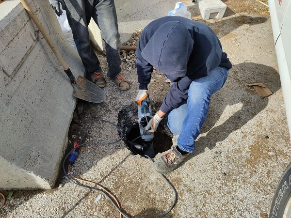 Preparing the earthing pit